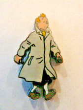 PIN'S TINTIN / HERGE/ 200 Ex  IMPER GRIS  POLO  JAUNE   PANTALON MARRON FONCE