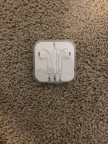 Apple earpods with - (md827ll/a),