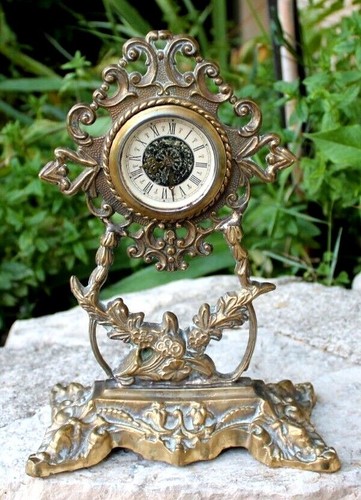 Ancien joli réveil en - et,