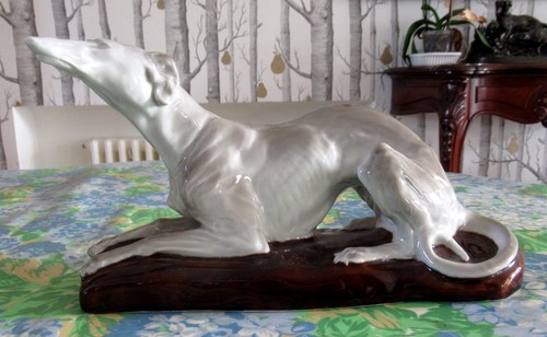 Figurine sloughi en - "sloughi",