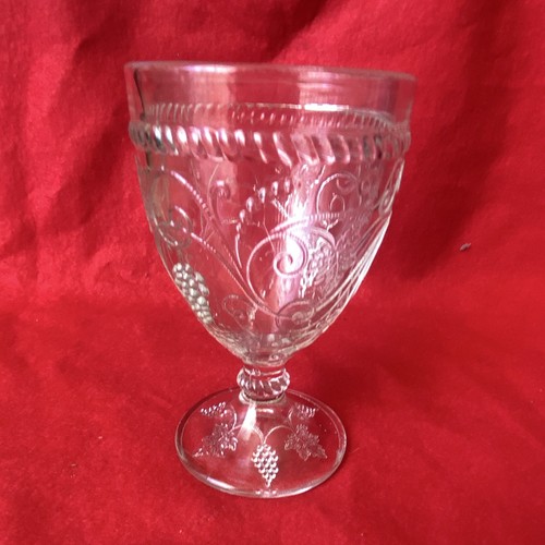 Verre sur pied gravé - , motif
