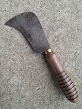 ANCIEN COUTEAU A CUIR - A L