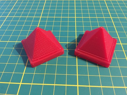 Lot pyramide rouge pièce - x2,