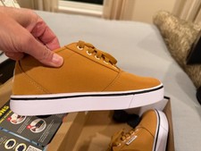 Heely's Youth 5 Tan New in