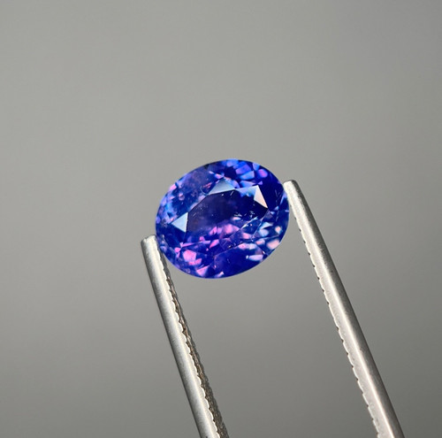 Saphir violet opalscent