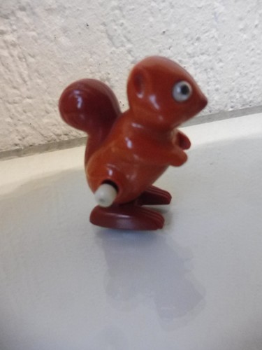 Figurine tomy écureuil - figurine, tomy,