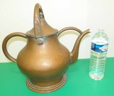 -RARE CRUCHE A EAU VERSEUSE