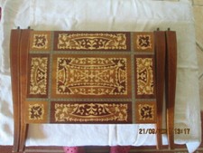 TABLE A COUTURE MARQUETE REUGE MUSICAL LITTLE SEWING WOOD TABLE MUSIC