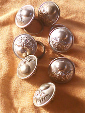 03875 lot de sept bouton