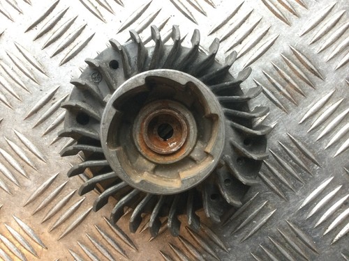 Volant moteur découpeuse - moteur,