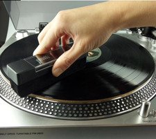 brosse antistatique pour