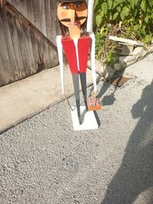 maquette en carton grand personnage fabrication artisanal