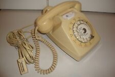 Ancien téléphone fixe à cadran socotel S 63 blanc ivoire ( bakélite ?)