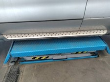 MARCHE PIEDS POUR VOITURE /