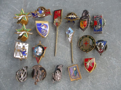 Rare lot insignes - rare, 18