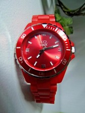 Montre WATCH modèle FUZ rouge