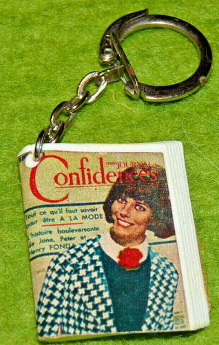Porte clés ancien magazine
