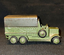 Véhicule Militaire En Métal