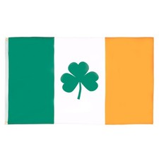 - Drapeau Irlande avec trèfle
