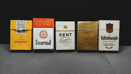 Lot paquets de cigarettes - de,