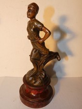 ANCIENNE STATUETTE JEUNE