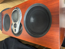 enceinte centrale LINN Akurate 225 , couleur bois de rose.