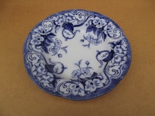 Creil et Montereau une assiette creuse modèle Flora en Faience