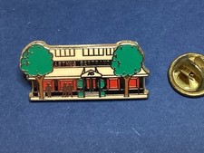 pins ARTHUS BERTRAND signé