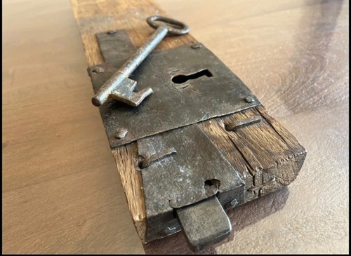 serrure de porte ancienne