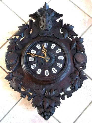 Oeil boeuf horloge foret - ,