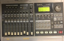 STUDIO PORTABLE ROLAND VS 880