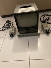 caméra surveillance N&B et moniteur