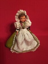 Poupée LE MINOR folklorique