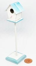Maison de Poupées en Bois Oiseau Bleu et Blanc Peint 1:12 Échelle Jardin Tumdee