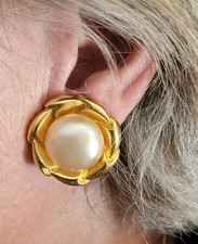 paire boucle oreilles iconique