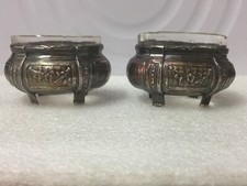 2 salerons en argent  et 2 verrines en verre pas de poinçons en argent ou 18 eme