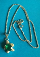 Collier Chaine et Pendentif