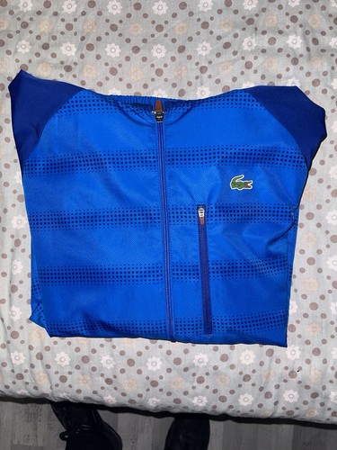 Veste capuche - à,