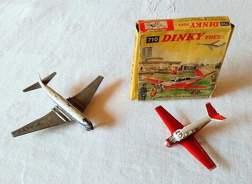 Avions dinky toys commet - avions,