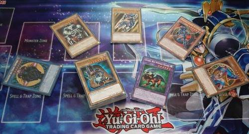Deck de yugi - deck,