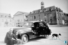 NEGATIF ORIGINAL-6x9 - Voiture Peugeot 203- Hotel de Ville deMuzillac (Morbihan)