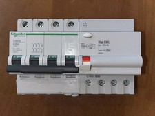 DISJONCTEUR DIFFERENTIEL TETRA. 20A 30mA COURBE D SCHNEIDER ELECTRIC 20AMPERE 4P