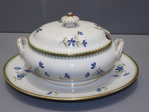 Jolie sauciere porcelaine - sauciere, e