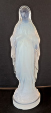 Ancienne vierge en verrerie opaline, signature Etling France.