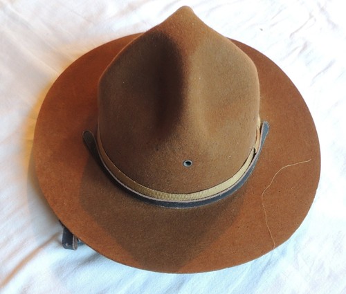 Chapeau feutre style scout - en,
