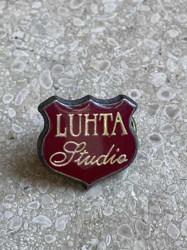 Pin luhta studio - studio, ••