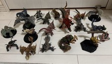 Lot de 20 figurines Monster