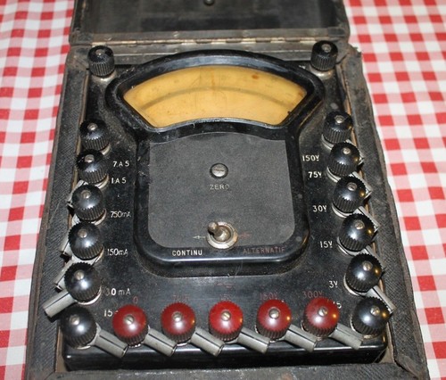 Ancien voltemètre