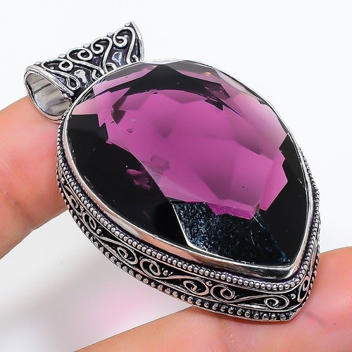Pendentif bijou fait main - , en