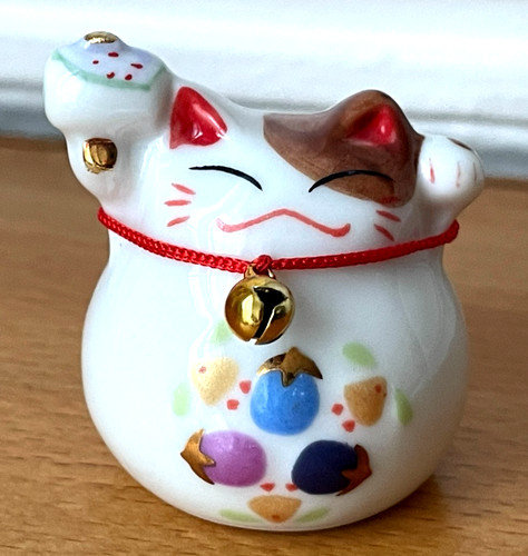 Petite figurine porcelaine - petite,